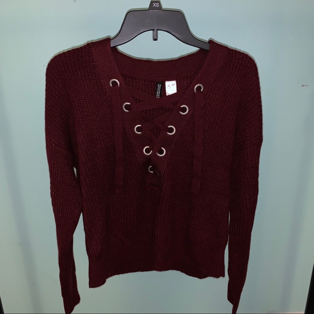 DIVIDED Maroon criss-cross sweater - Picture 2 of 4